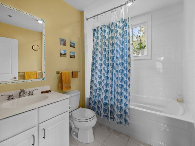 5 Honora Lane UNIT 5, Buzzards Bay, MA 02532