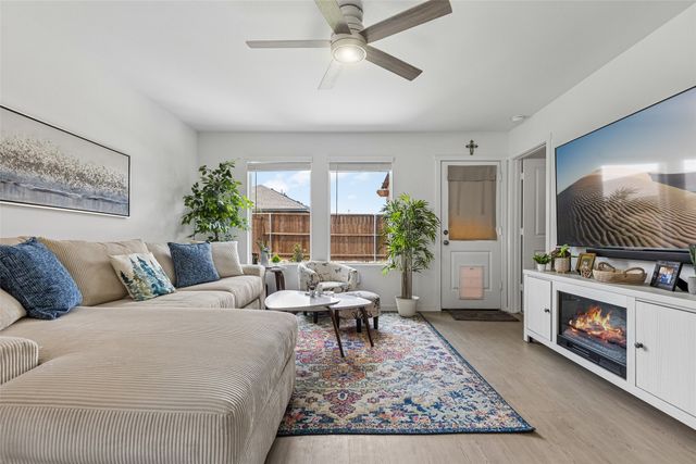 14163 Kempt Drive, Pilot Point, TX 76258