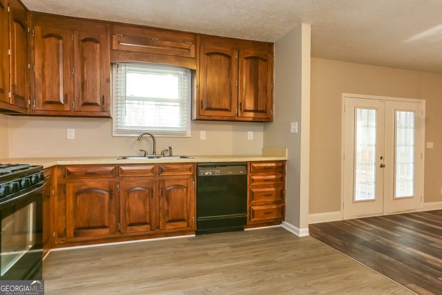 4178 S Martin Way, Lithia Springs, GA 30122