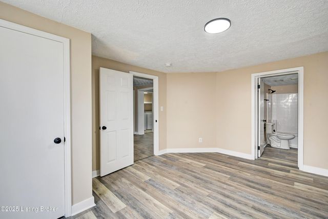 6629 Sylvania Rd, Louisville, KY 40258