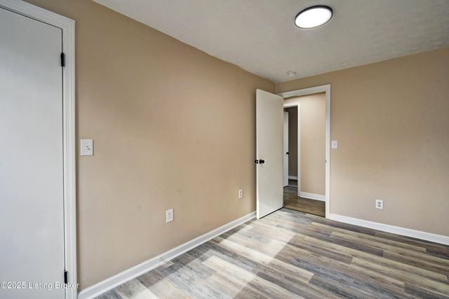 6629 Sylvania Rd, Louisville, KY 40258