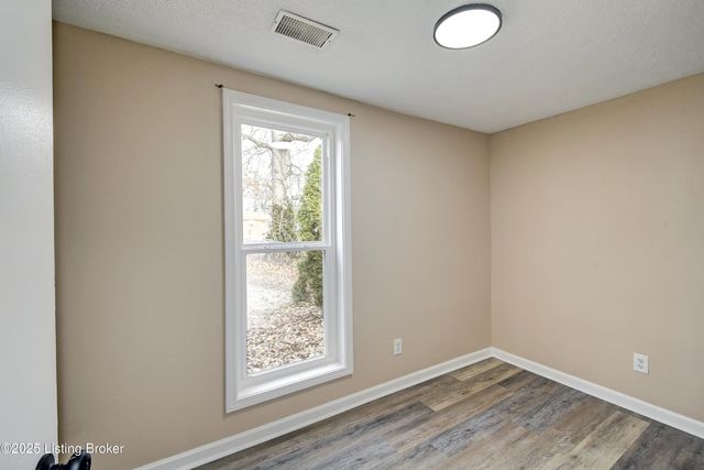 6629 Sylvania Rd, Louisville, KY 40258