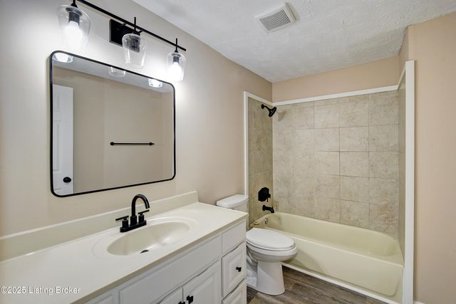 6629 Sylvania Rd, Louisville, KY 40258