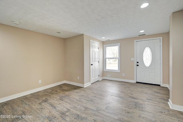 6629 Sylvania Rd, Louisville, KY 40258