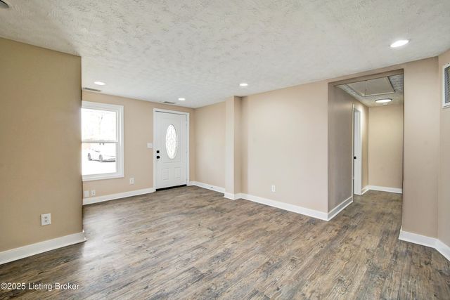 6629 Sylvania Rd, Louisville, KY 40258