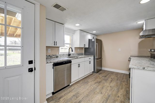 6629 Sylvania Rd, Louisville, KY 40258