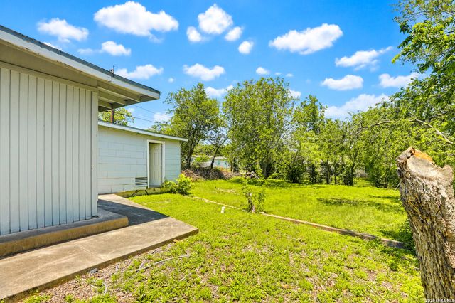 651 BEXAR DR, San Antonio, TX 78228