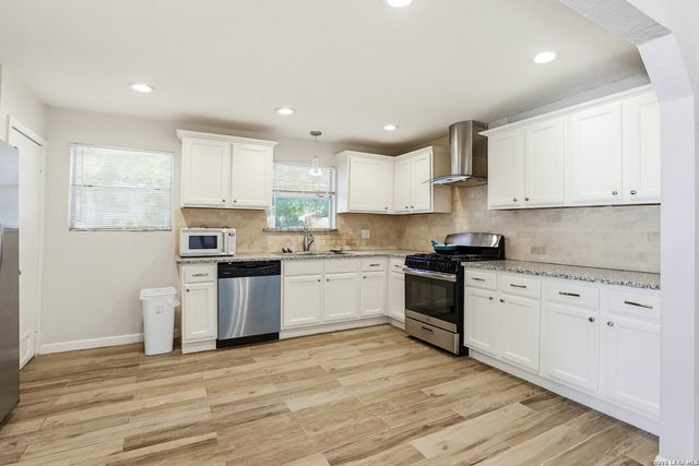 651 BEXAR DR, San Antonio, TX 78228