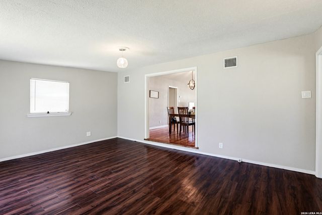 651 BEXAR DR, San Antonio, TX 78228