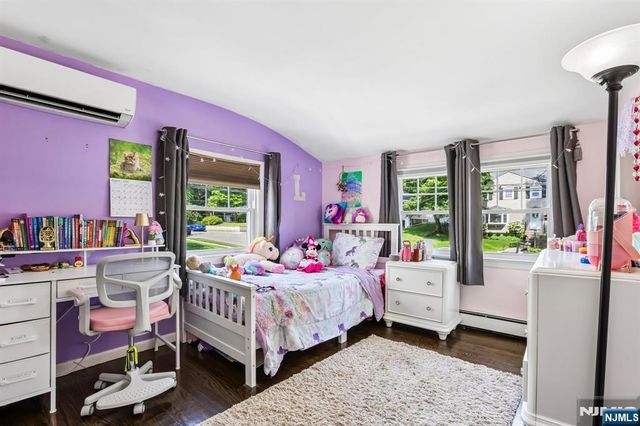 134 Manhattan Avenue, Waldwick, NJ 07463