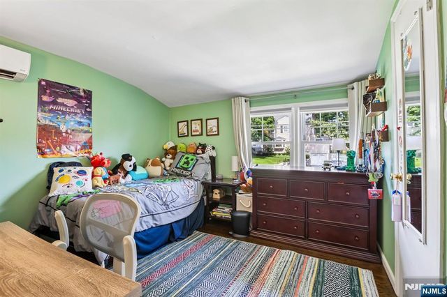 134 Manhattan Avenue, Waldwick, NJ 07463