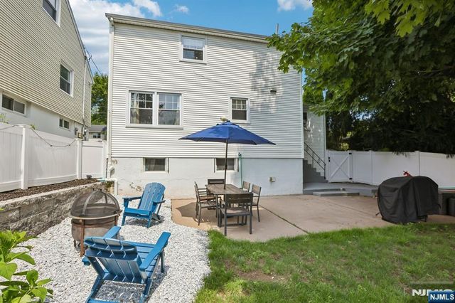 134 Manhattan Avenue, Waldwick, NJ 07463