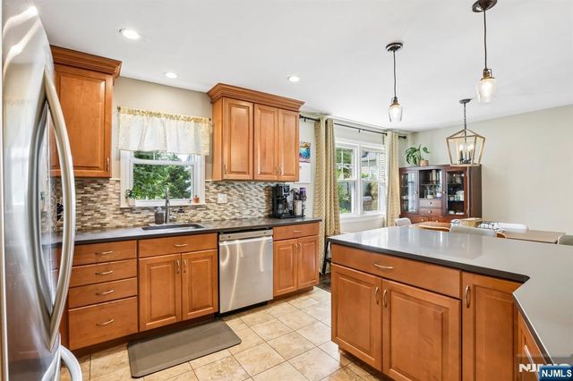134 Manhattan Avenue, Waldwick, NJ 07463