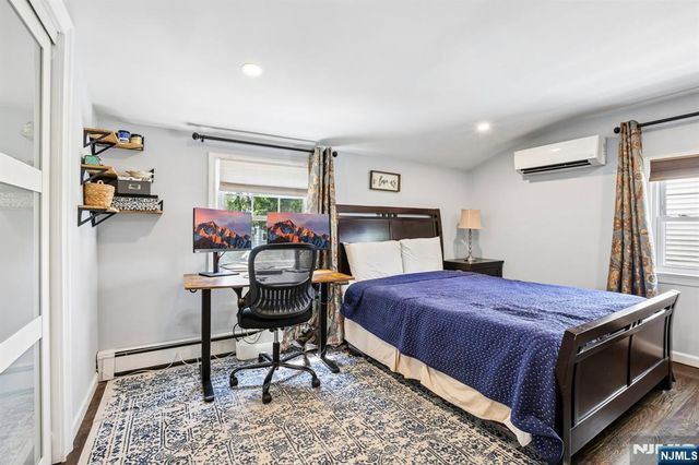 134 Manhattan Avenue, Waldwick, NJ 07463