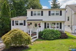 134 Manhattan Avenue, Waldwick, NJ 07463