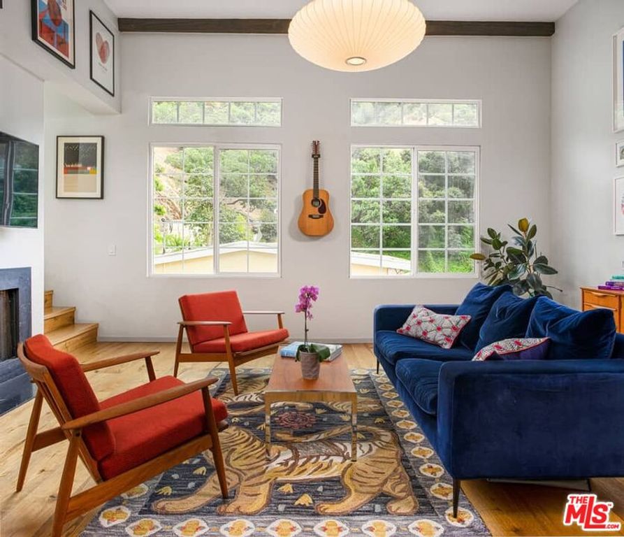 Image 1 of property listing at 9809 Easton Dr, Beverly Hills, CA 90210