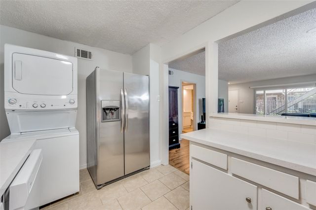 5323 Fleetwood Oaks Avenue 156, Dallas, TX 75235