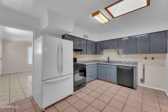 252 TRINITY Place, El Paso, TX 79905