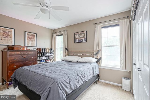 9 HEMLOCK DR, Blackwood, NJ 08012