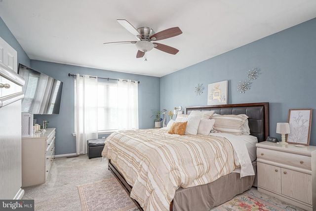 9 HEMLOCK DR, Blackwood, NJ 08012