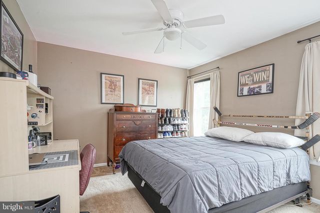 9 HEMLOCK DR, Blackwood, NJ 08012