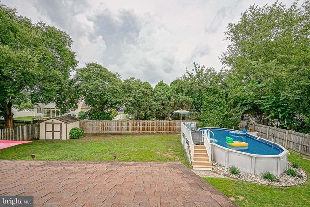 9 HEMLOCK DR, Blackwood, NJ 08012