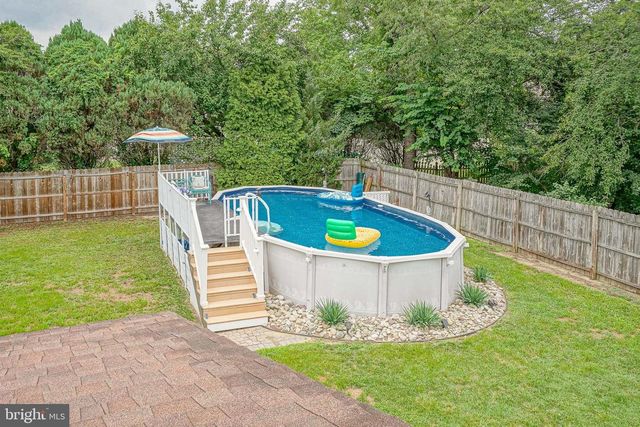 9 HEMLOCK DR, Blackwood, NJ 08012