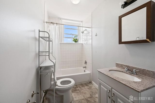 107 Macarthur Avenue 4B, Sayreville, NJ 08872