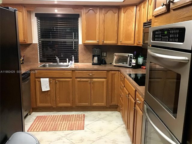 3860 NW 5th Ct, Lauderhill, FL 33311