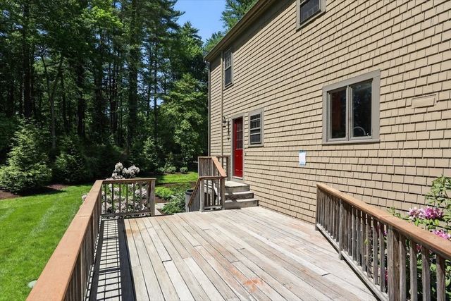 18 Roubound Rd, Norwell, MA 02061