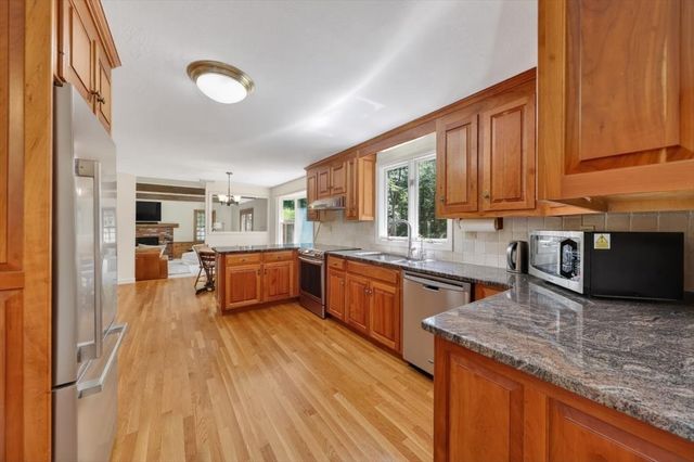 18 Roubound Rd, Norwell, MA 02061