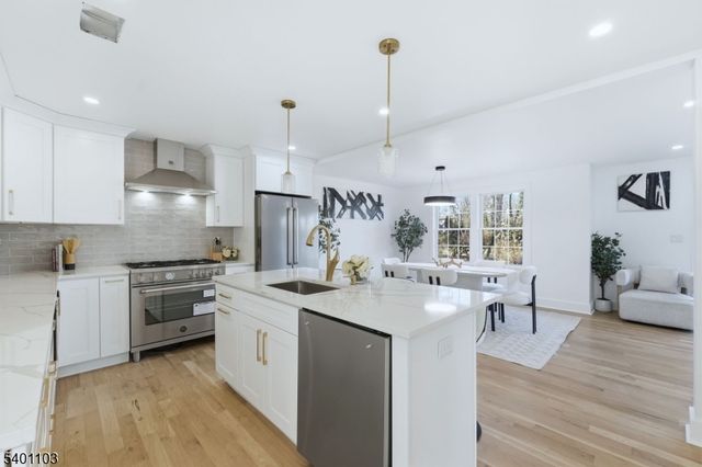 62 Lincoln Ave, Chatham Boro, NJ 07928