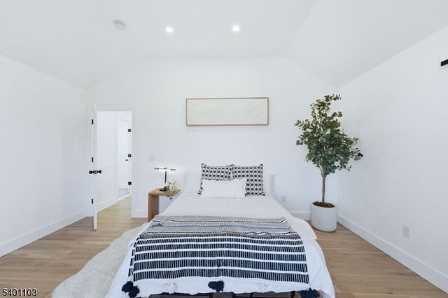 62 Lincoln Ave, Chatham Boro, NJ 07928