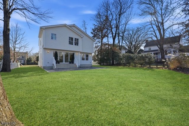 62 Lincoln Ave, Chatham Boro, NJ 07928