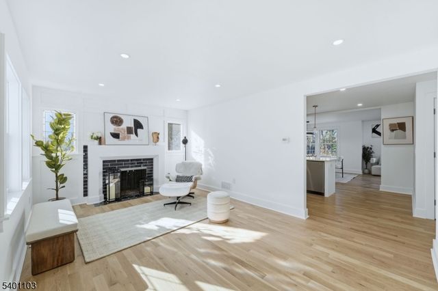 62 Lincoln Ave, Chatham Boro, NJ 07928