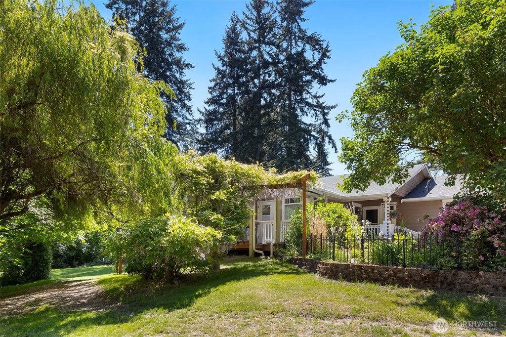 11019 NE 140th Street, Kirkland, WA 98034