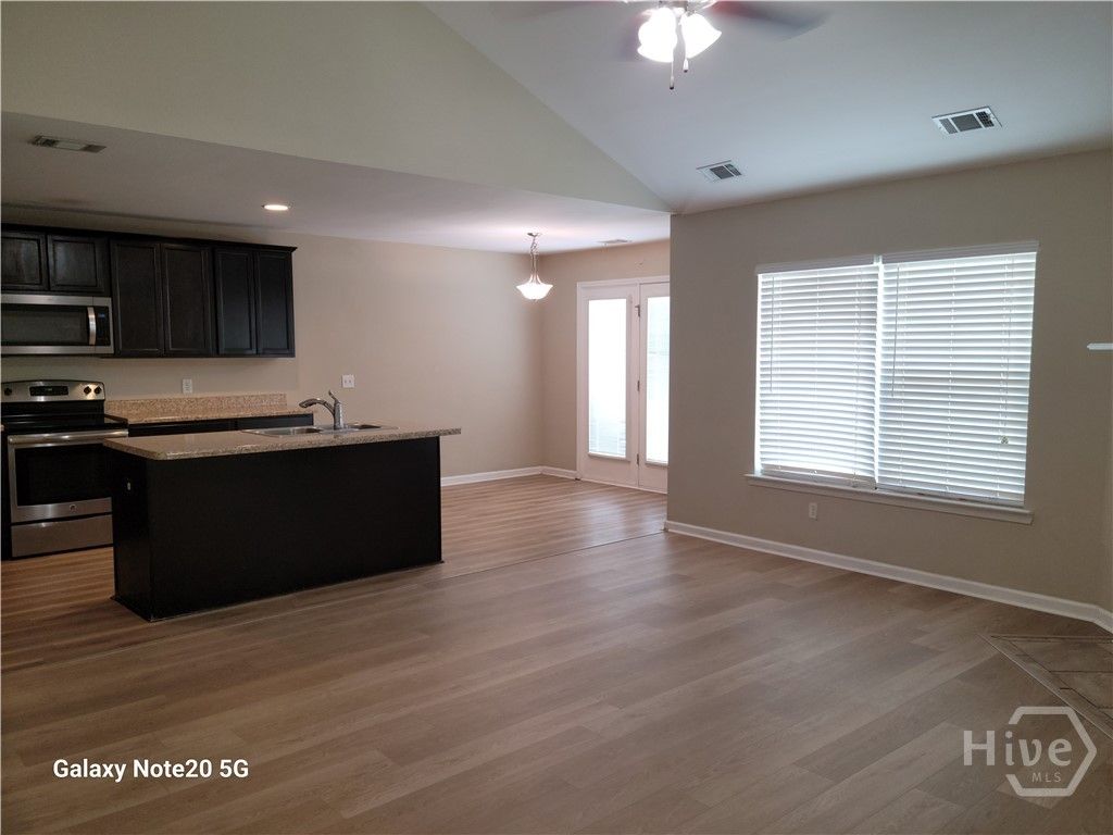 Image 7 of property listing at 104 Clydesdale Court, Guyton, GA 31312