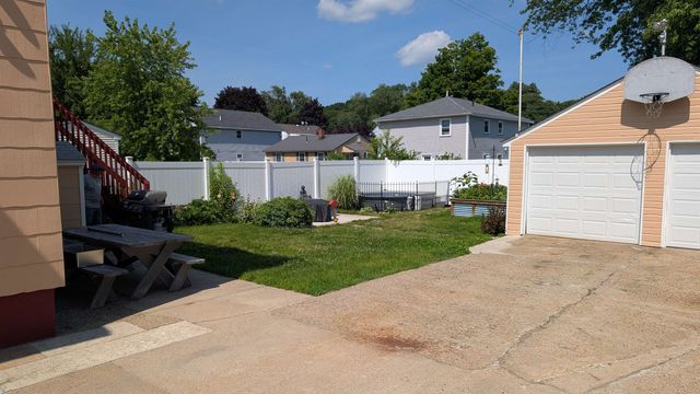 275 Bartlett Street, Manchester, NH 03102