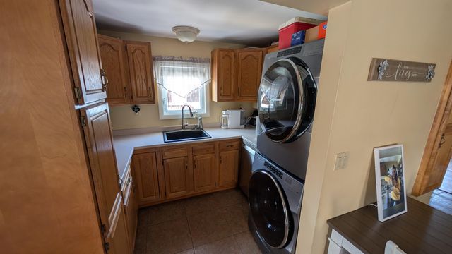 275 Bartlett Street, Manchester, NH 03102