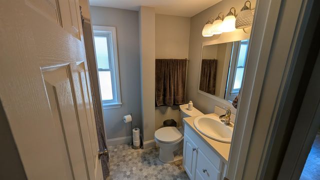 275 Bartlett Street, Manchester, NH 03102