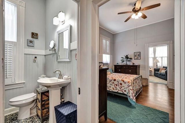 1606 Avenue L up, Galveston, TX 77550