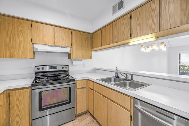 723 83RD AVENUE N 102, St Petersburg, FL 33702