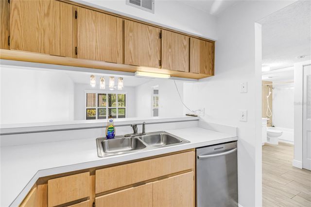 723 83RD AVENUE N 102, St Petersburg, FL 33702