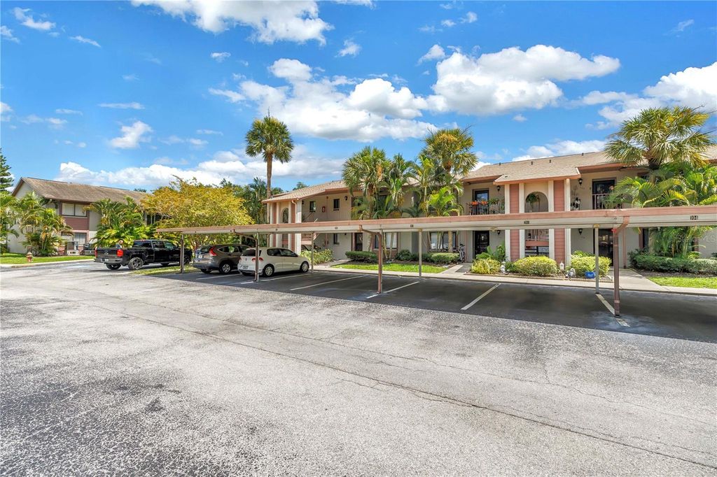 723 83RD AVENUE N 102, St Petersburg, FL 33702