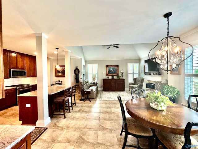 12 Hawthorn Heights Blvd, Huntsville, AL 35824