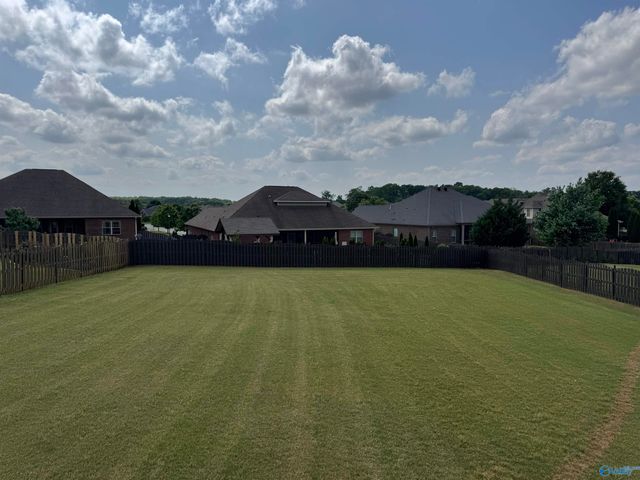 12 Hawthorn Heights Blvd, Huntsville, AL 35824