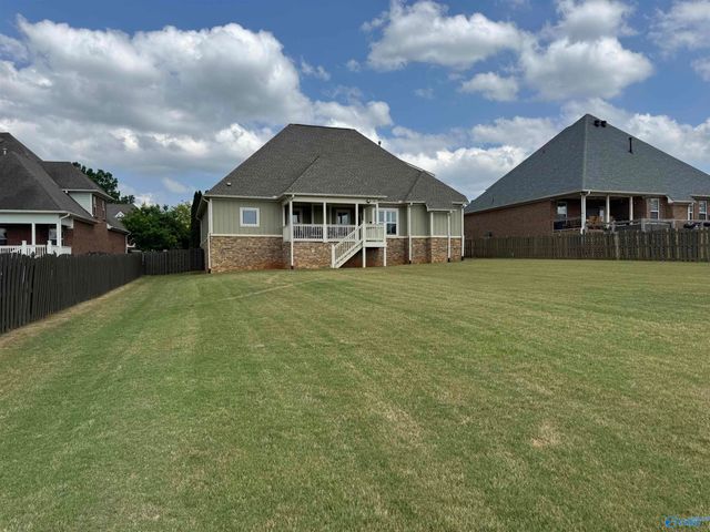 12 Hawthorn Heights Blvd, Huntsville, AL 35824