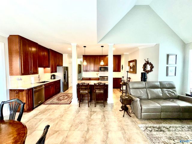 12 Hawthorn Heights Blvd, Huntsville, AL 35824