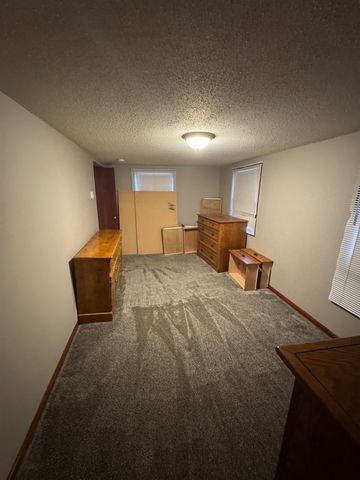 905 NE 8th Ave, Minot, ND 58703