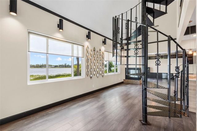18200 CYPRESS COVE LANE, Lutz, FL 33549